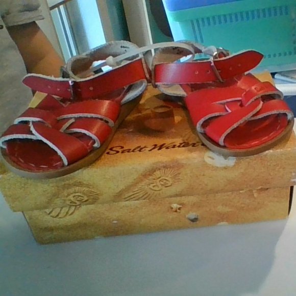 NWT Red Salt Water Sandals by Hoy - Picture 7 of 8